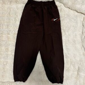 Nike women’s brown Sweatpants with Logo